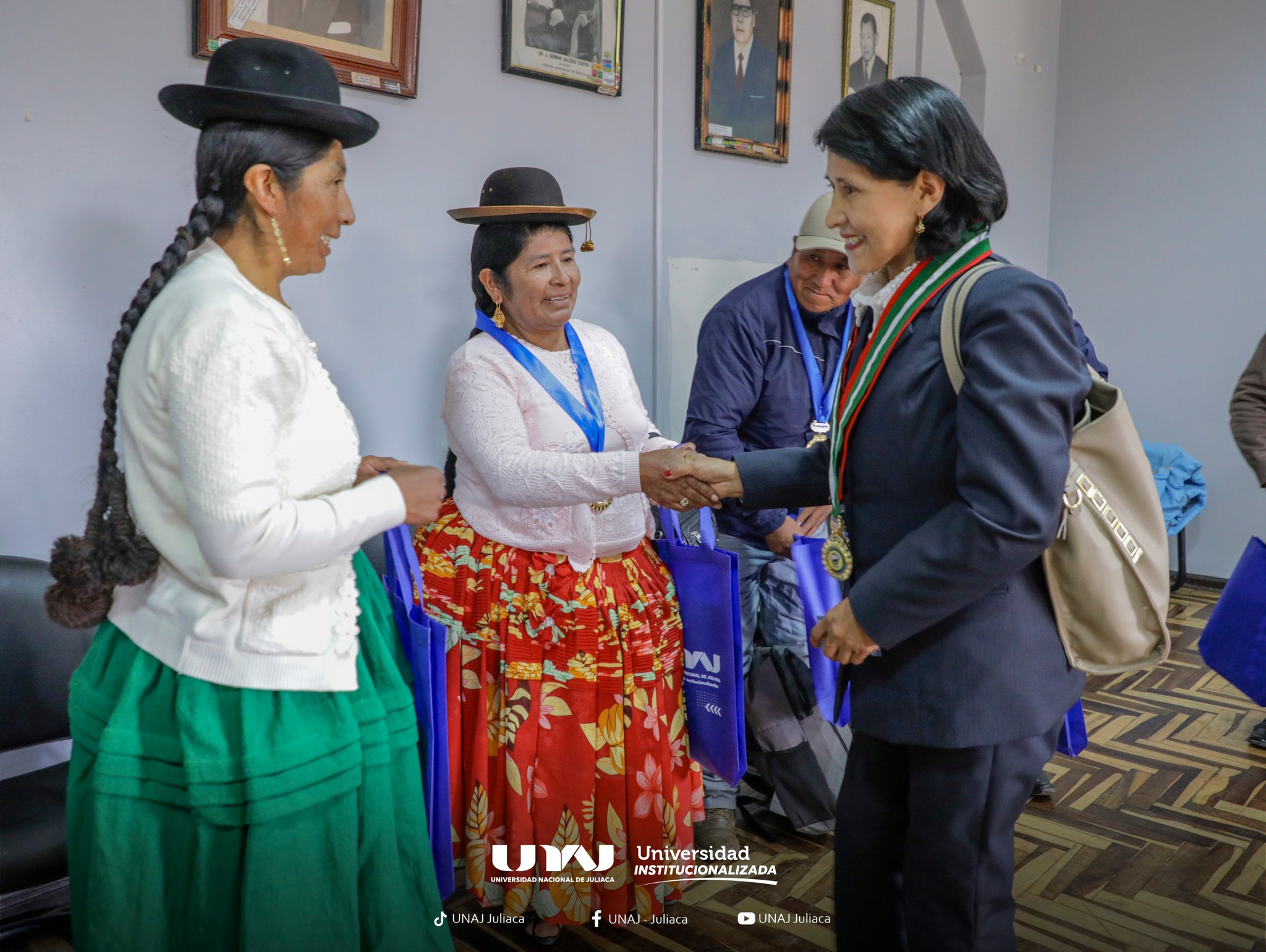 Dra. Vilma Sarmiento Mamani, Rectora de la Universidad Nacional de Juliaca (UNAJ) participó en la ceremonia